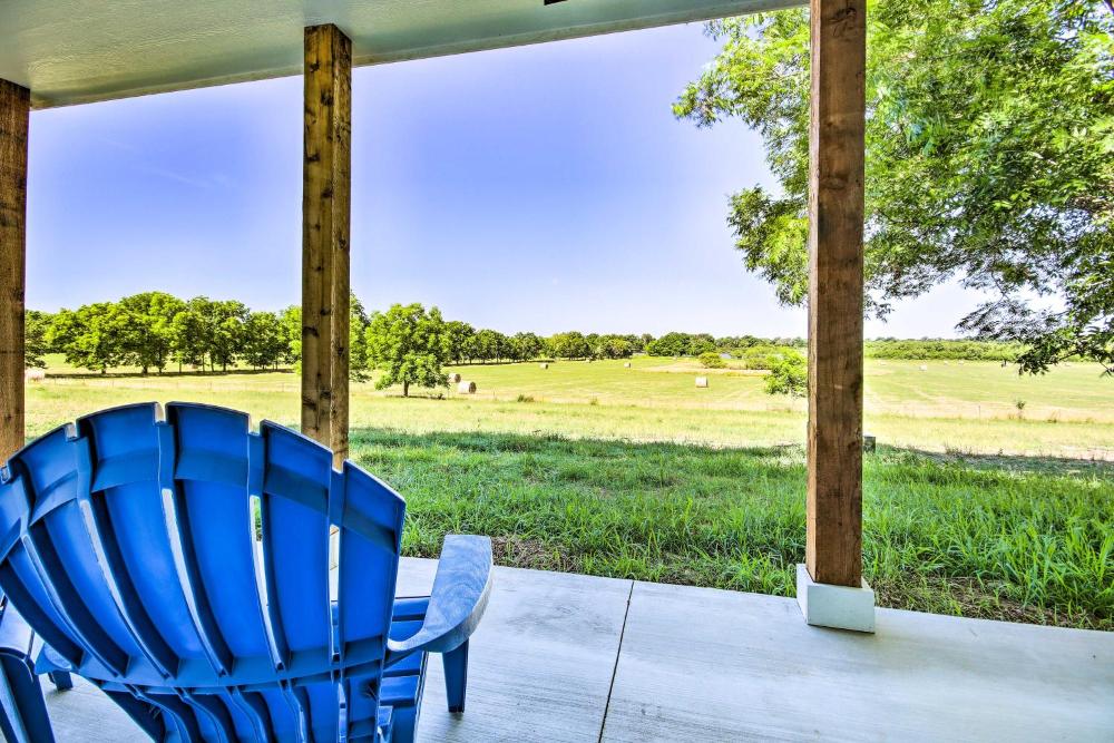 2 Mi to Marinas and Grove Cozy Cabin with Grill